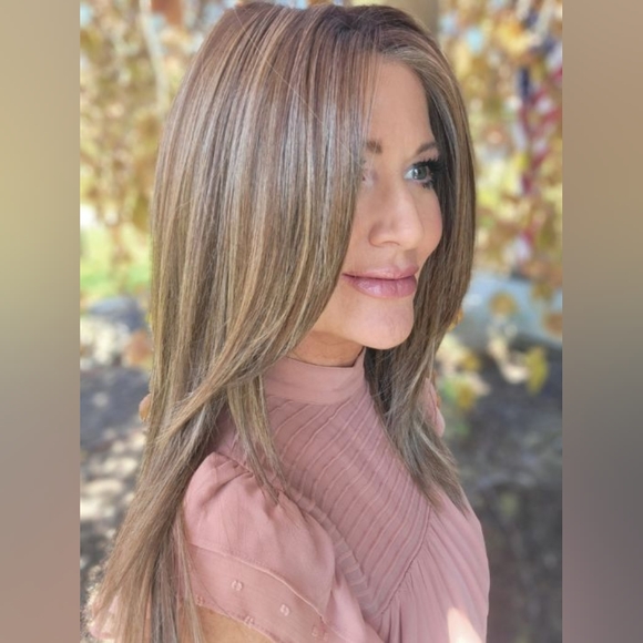 Well Played Raquel Welch Heat Friendly Synthetic Lace Front Wig (Mono Part) - Picture 14 of 16